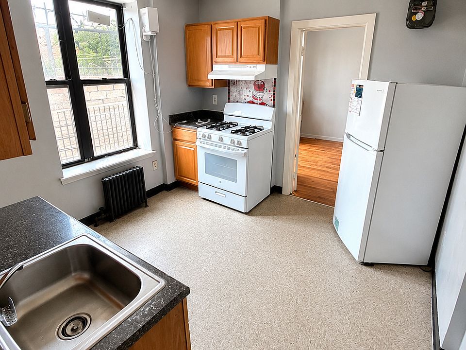 2nd image of 643 Cauldwell Ave APT 3