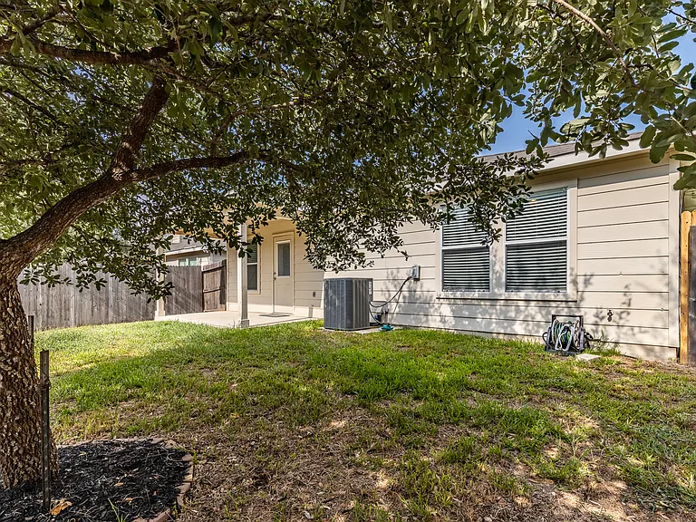 8966 Oakwood Park — Photo 31