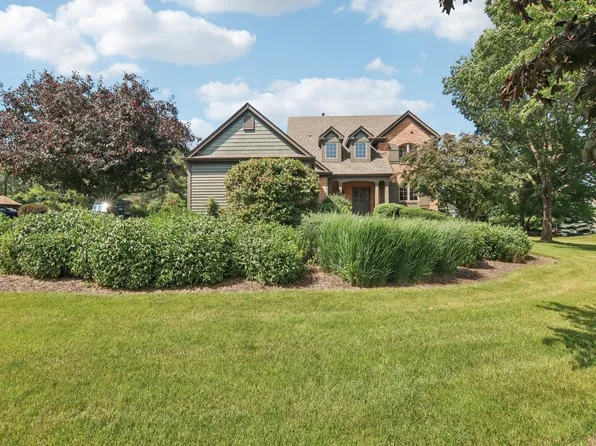 44W552 Volkening Cir, Hampshire, IL 60140