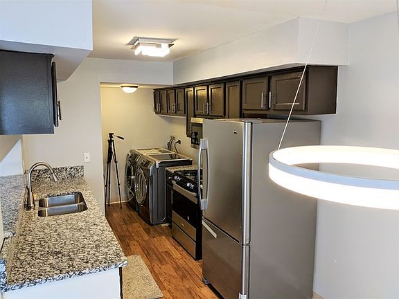 3rd image of 238 Chippewa Ct Unit C