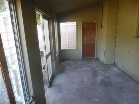 3rd image of 1528 13th Ave SE