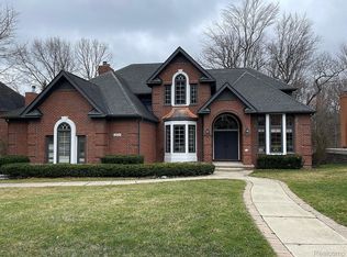 28719 Wintergreen Dr, Farmington Hills, MI