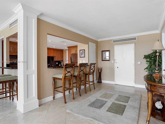 4th image of 5055 Collins Ave APT 3L