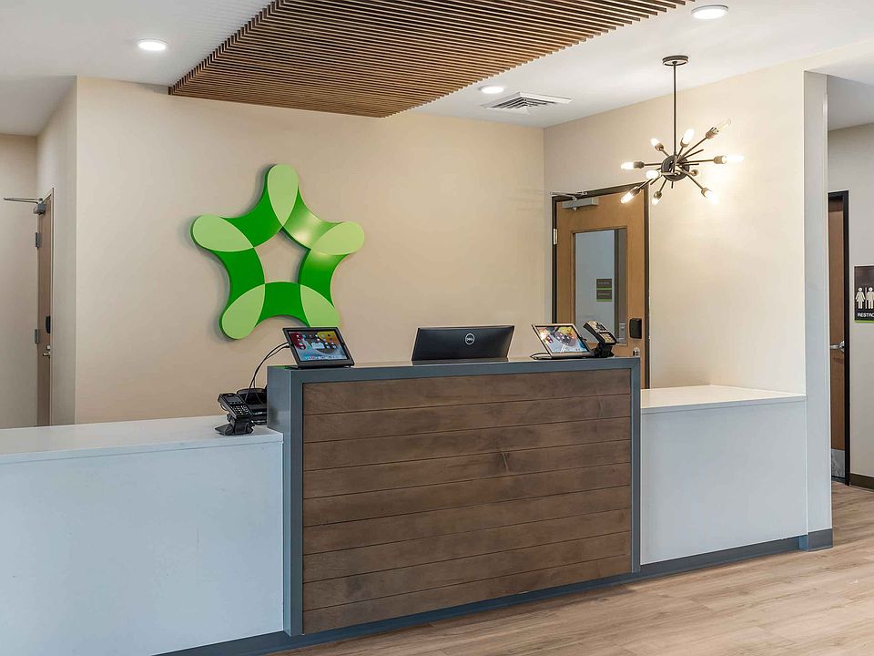 Lobby and Guest Check-in