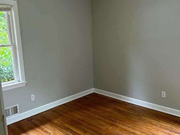 5th image of 7807 Carnation Dr