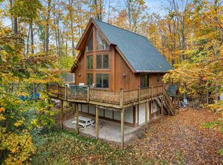 251 Loveland Dr, Harbor Springs, MI 49740