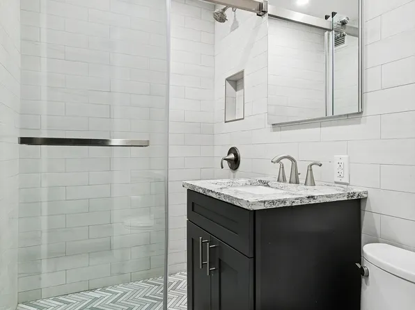 330 East 33rd Street image 4 of 4