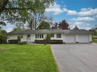 25 Campfire Rd N, Henrietta, NY 14467