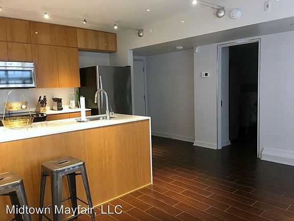 5th image of 1315 N Broadway Pl APT 102