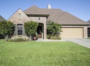 408 Blackwater River Dr, Lafayette, LA 70508