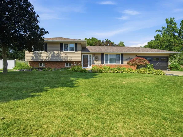 215 Lincoln Rd, Canton, IL 61520