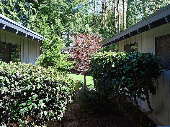 4th image of 2737 Westwood Dr NW
