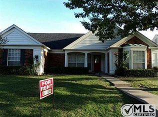 1016 Buckeye Dr, Mesquite, TX 75181