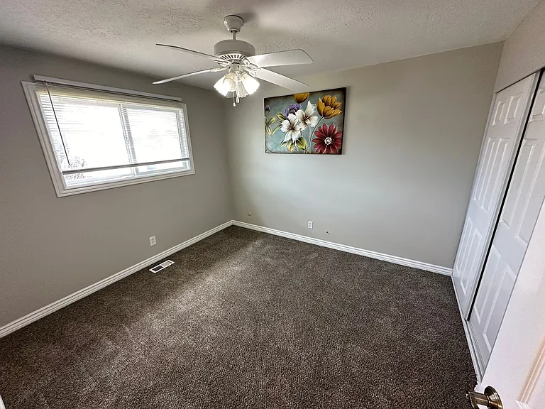 362 E 1150 N — Photo 18