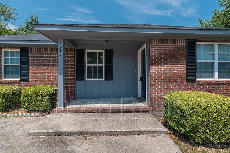 1st image of 4213 Rose Hill Dr