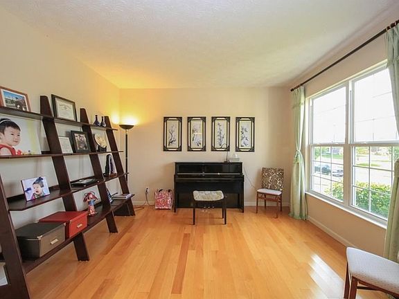 4th image of 4242 Weber Dr