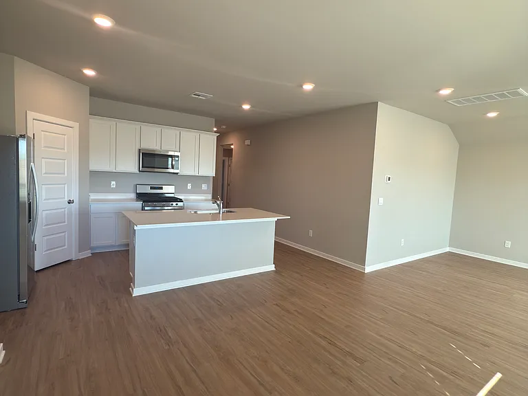2924 Firefly Dr — Photo 9