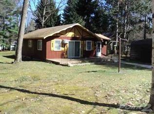 110 Crestview Rd, Houghton Lake, MI 48629