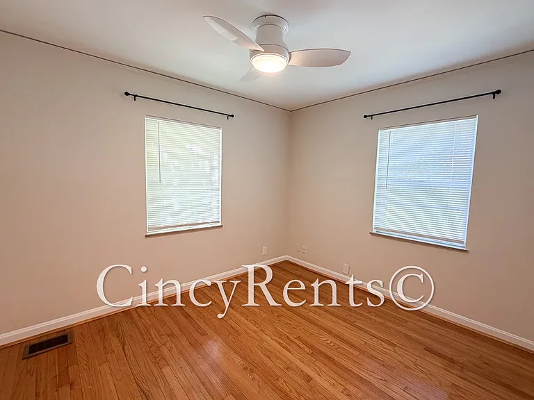 1110 Delta Ave #1 — Photo 18