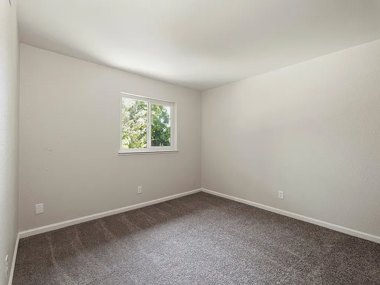 5943 Mack Rd — Photo 16