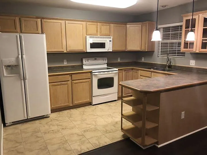 3 bed, 1350 sqft, $1,825 — Photo 3