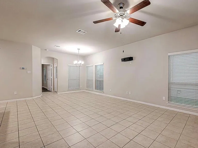 6409 Hollock Meadows Ln — Photo 2