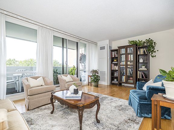 2nd image of 250 Scarlett Rd #513