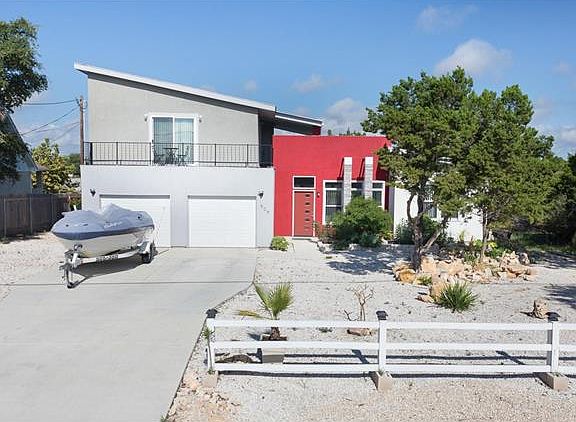 3rd image of 606 Airline Dr