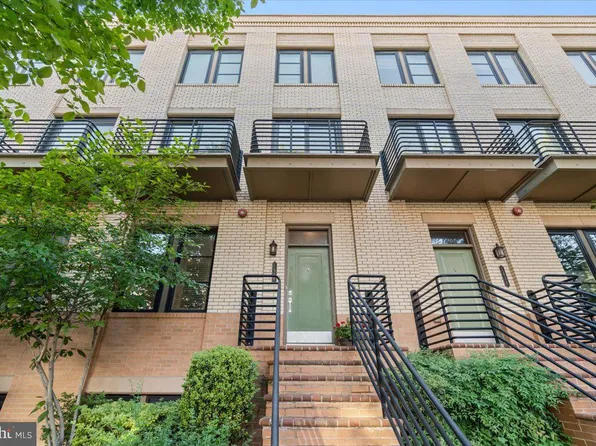 1426 Van Valkenburgh Ln, Alexandria, VA 22301