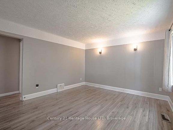 5th image of 68 Wallace Ave S