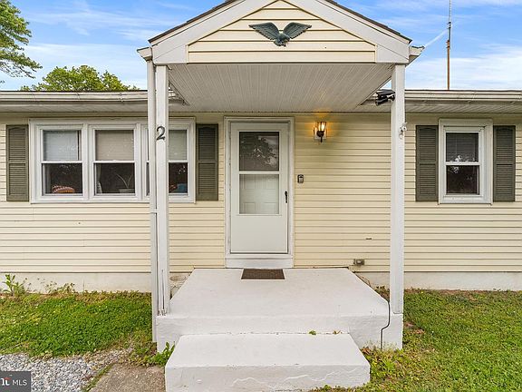 3rd image of 2 Stuart Dr