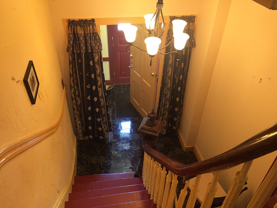 2nd image of 819 Park Ave