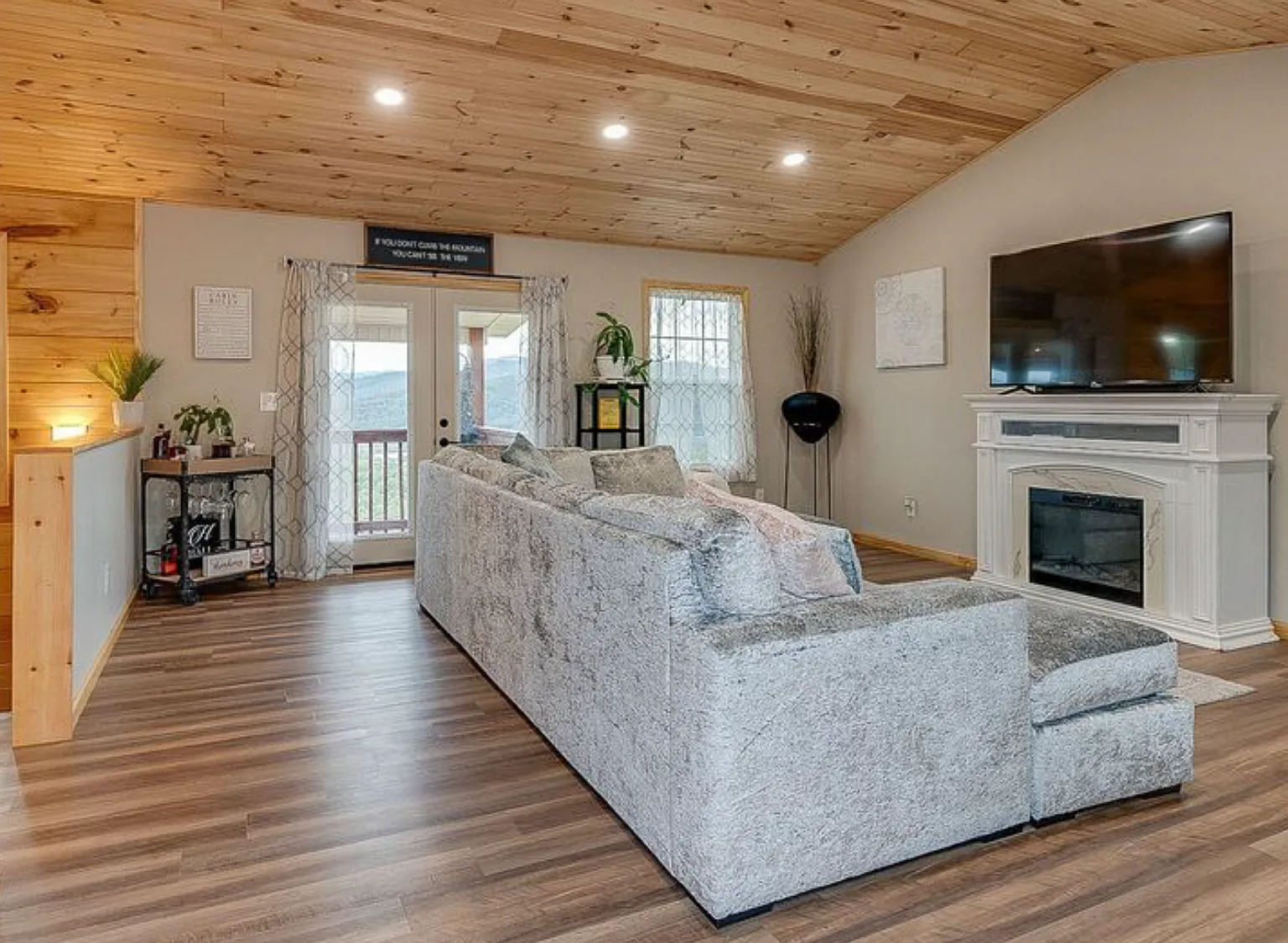 133 Ridgeview Dr — Photo 3