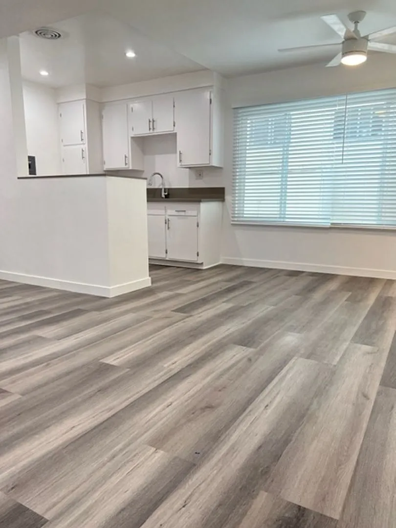 1723 S Westgate Ave — Photo 1