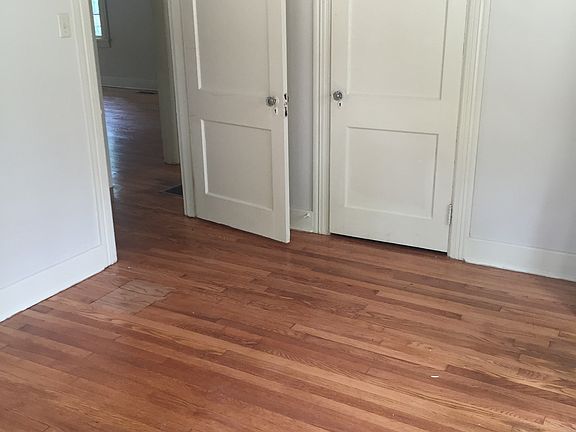 2nd image of 5520 N Broadway St