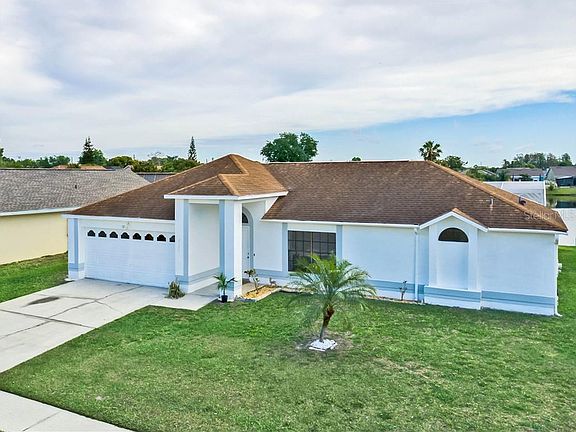 3rd image of 2326 Queenswood Cir