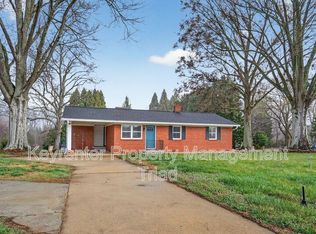 8022 Linville Rd, Oak Ridge, NC 27310