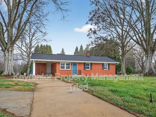 8022 Linville Rd, Oak Ridge, NC 27310