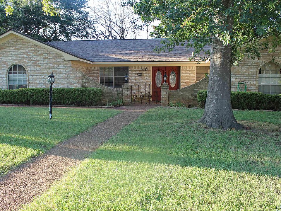 1st image of 2104 Pinecrest Dr