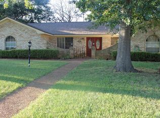 2104 Pinecrest Dr, Gladewater, TX 75647
