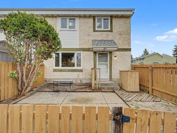 20 D Callingwood Ct NW, Edmonton, AB T5T 0H5