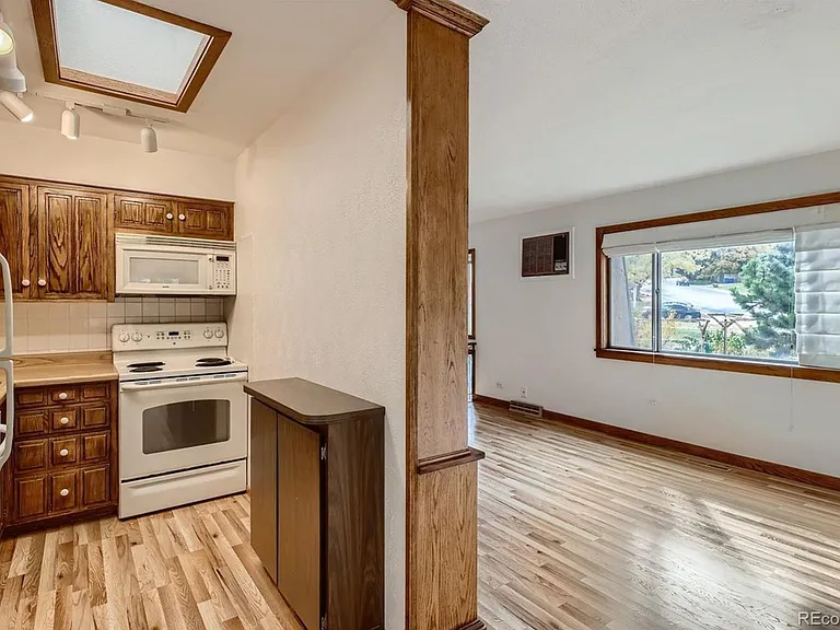1004 S Arbutus St #1004 — Photo 3