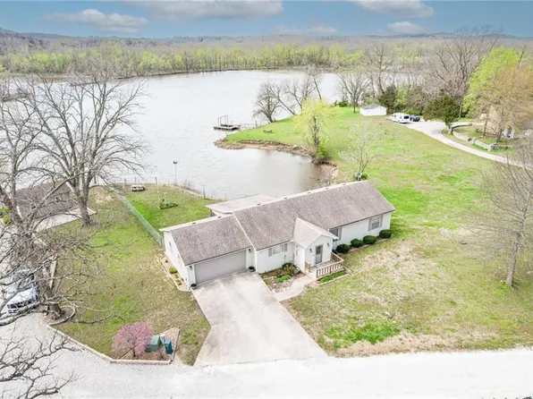 302 Kraft Rd, Warsaw, MO 65355