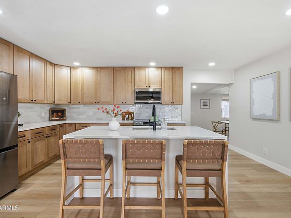 2nd image of 2324 E Heatherbrae Drive