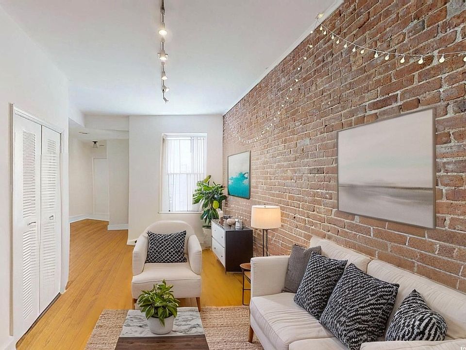 Living room virtually staged