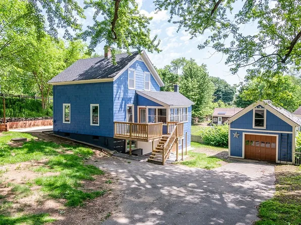 29 S Maple St, Brookfield, MA 01506