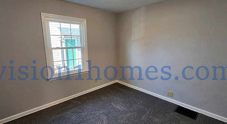 2076 W Wayne St — Photo 9