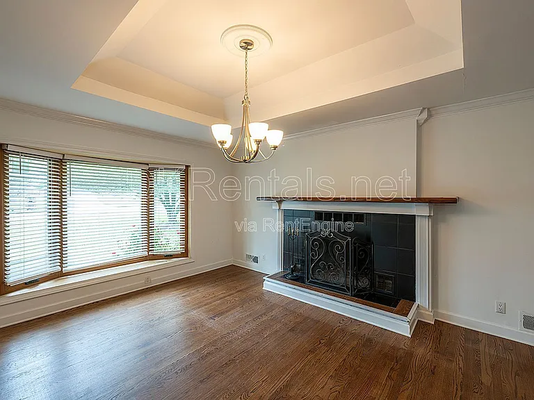 245 Brook Dr — Photo 11