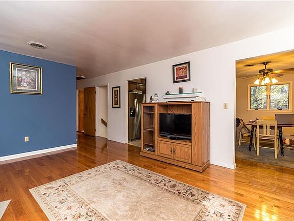 5th image of 2920 Saucon Ave