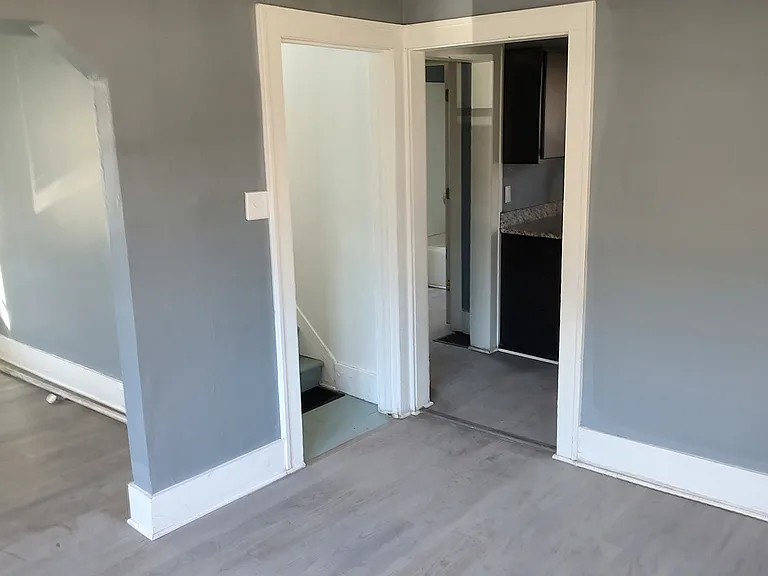 1045 Huey St — Photo 3